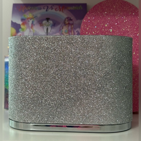 2 for $15! DKNY Silver Glitter Makeup Brush Holder - Picture 2 of 4